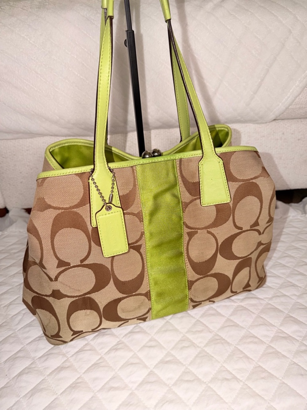 Coach Signature Canvas Frame kiss lock purse